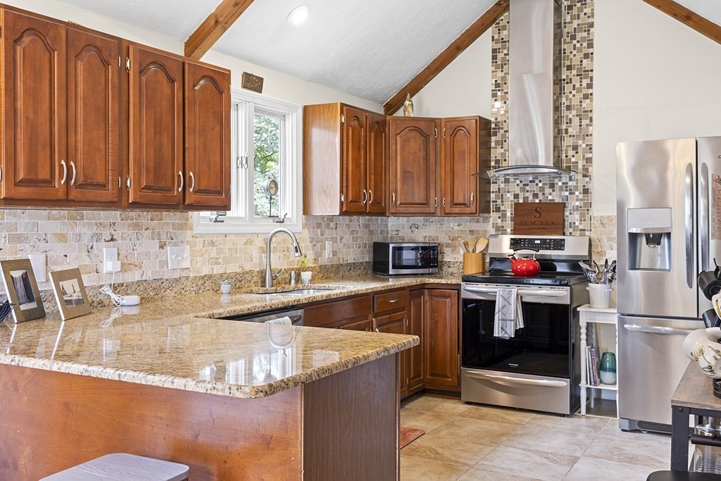 9 Stacey Road Marlborough, MA 01752 - Photo 8 of 42 Gallery Image 8