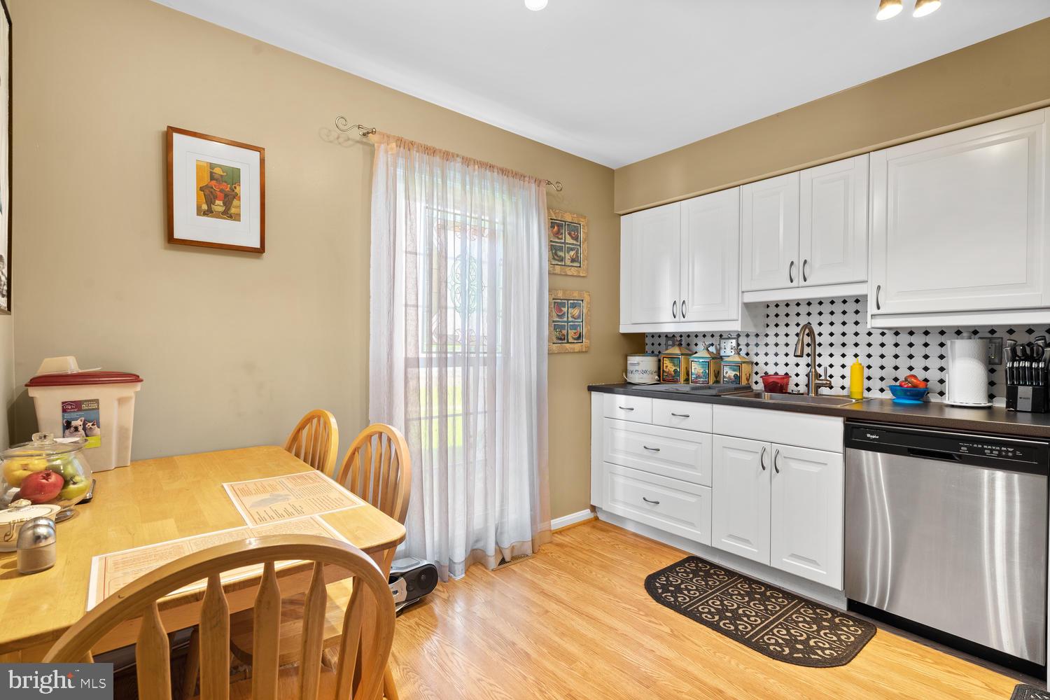 643 Concerto Lane Silver Spring, MD 20901 - Photo 7 of 20 Breakfast Room and Kitchen