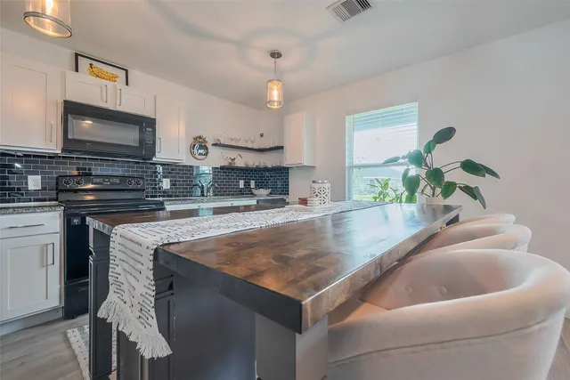 $1,550 | 9923 Opal Stone Way, Conroe, TX 77306