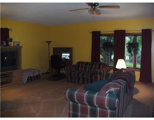 116 Staley Avenue Butler, PA 16001 - Photo 6 of 7 Living Room.