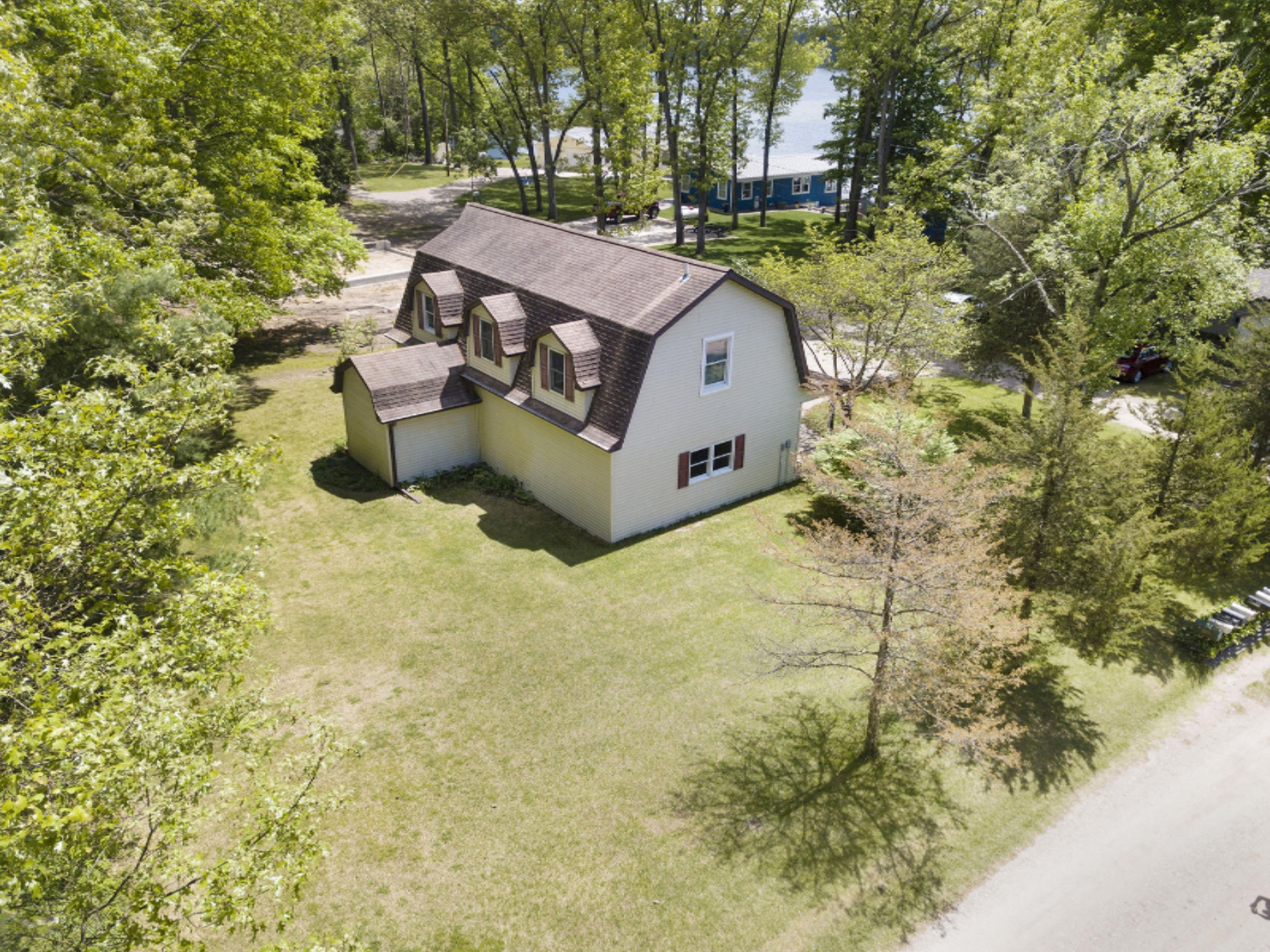 1962 Cooper Road Quincy, MI 49082 - Photo 11 of 31 Garage