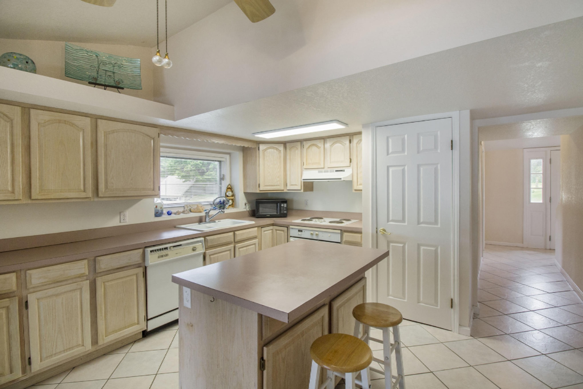 1962 Cooper Road Quincy, MI 49082 - Photo 14 of 31 Kitchen