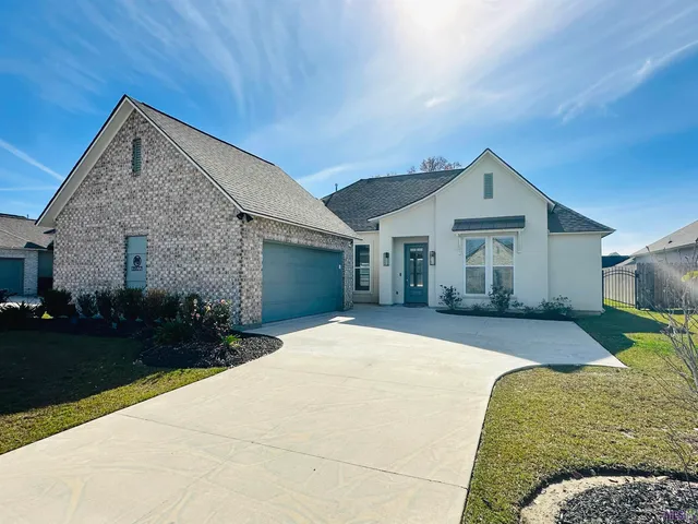 $425,000 | 39177 High Creek Drive, Gonzales, LA 70737