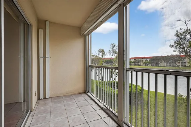 $2,200 | 12950 Southwest 13th Street, Unit 203D, Pembroke Pines, FL 33027