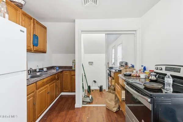 $284,900 | 629 Hoosick Road, Brunswick, NY 12180