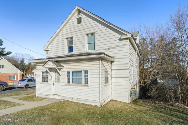 $284,900 | 629 Hoosick Road, Brunswick, NY 12180