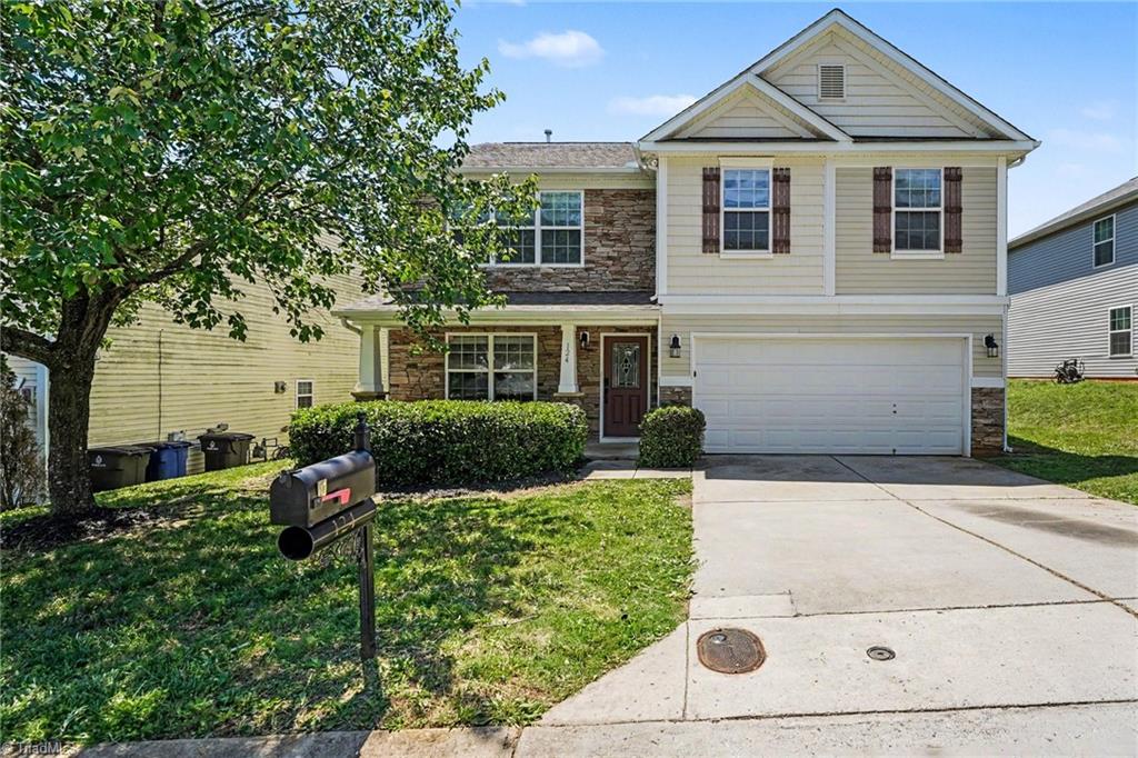 124 Forest Glade Road Winston-Salem, NC 27107 - Photo 2 of 27