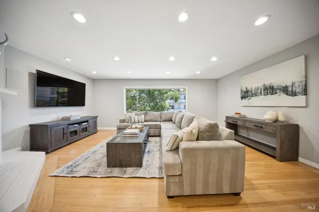 $2,295,000 | 31 Knoll Lane, Mill Valley, CA 94941