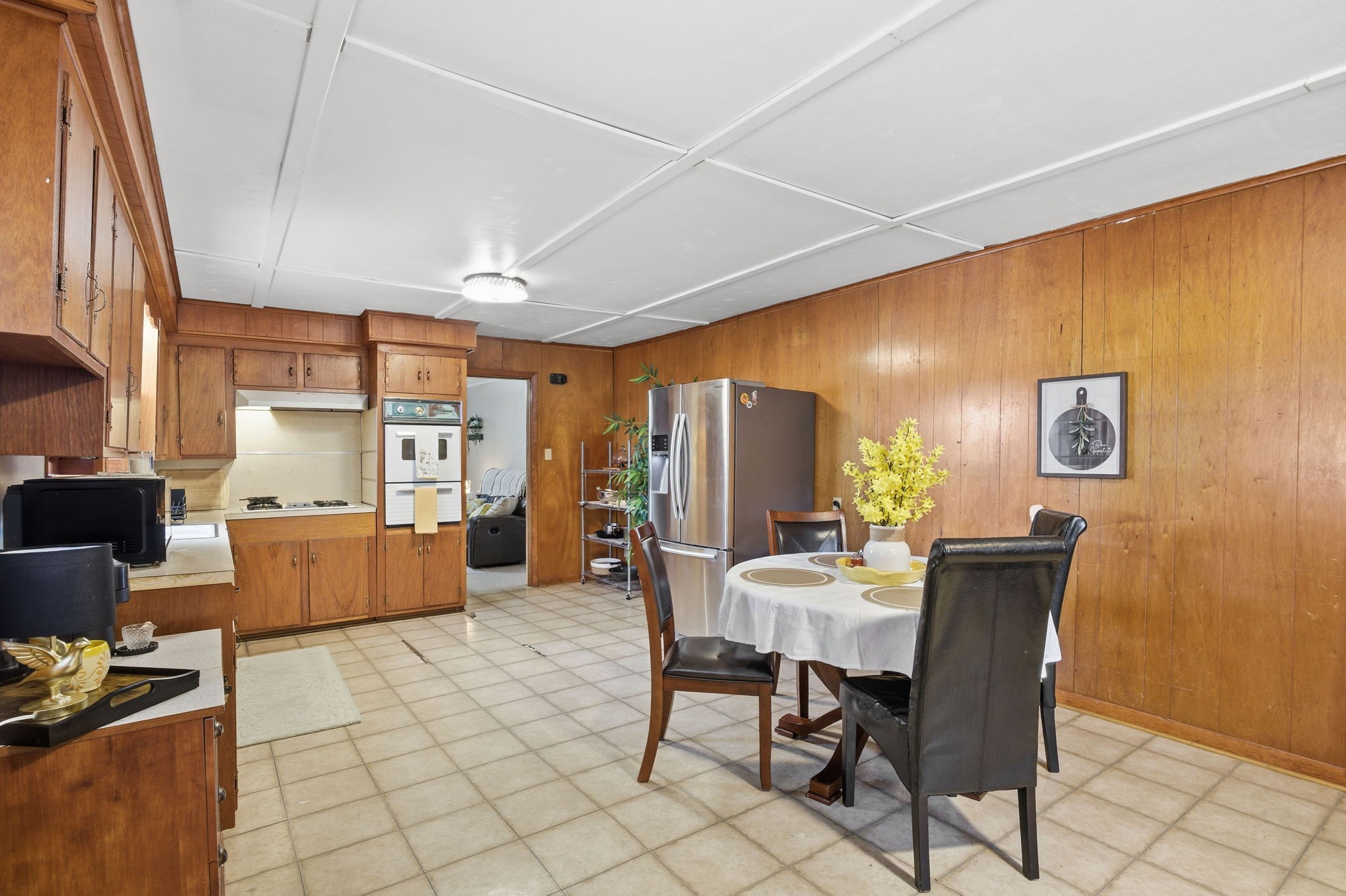 6902 Concord Road Beaumont, TX 77708 - Photo 6 of 18 a dining room with furniture and window