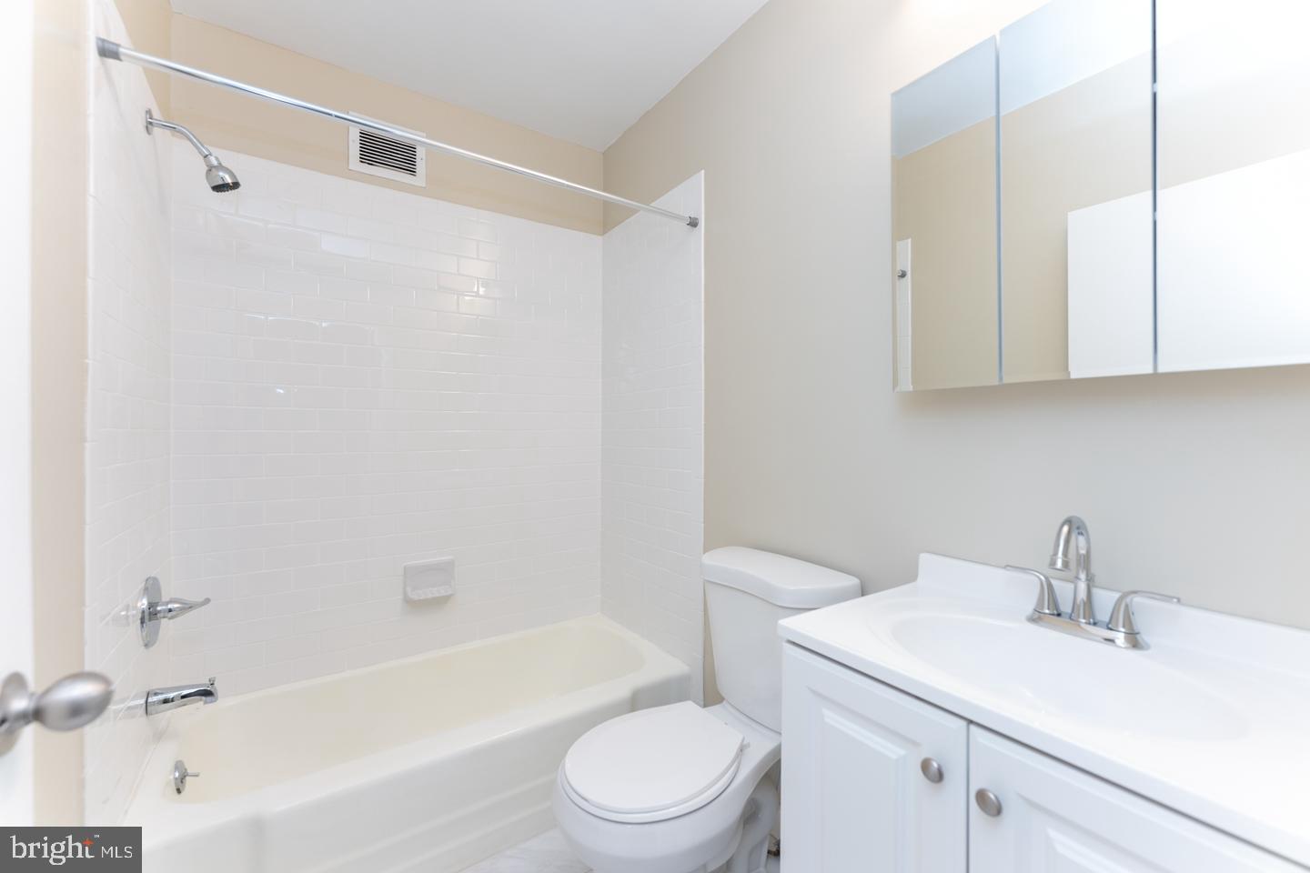 135 South 19th Street, Unit 607 Philadelphia, PA 19103 - Photo 10 of 16
