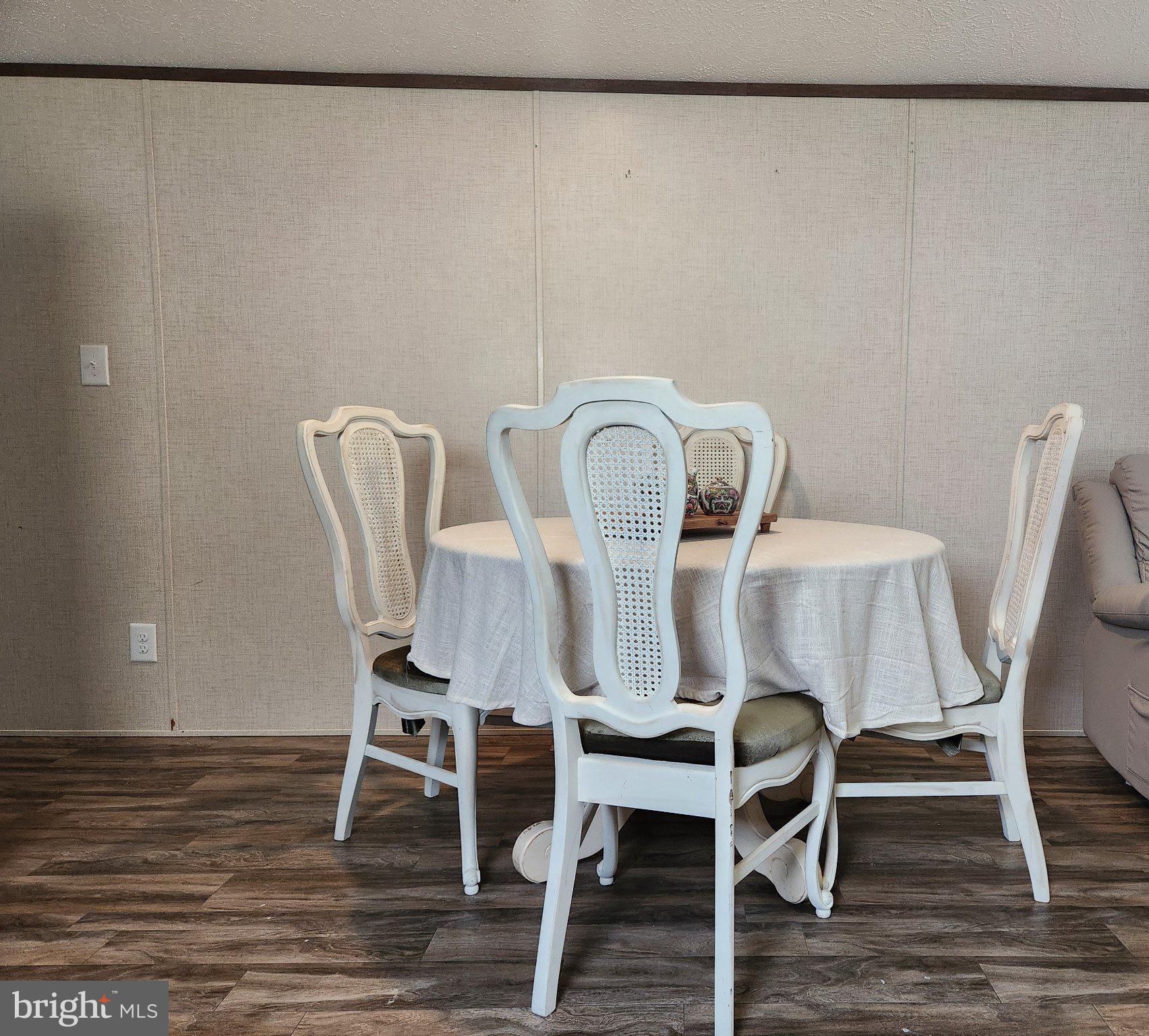 122 Boxwood Road Middletown, DE 19709 - Photo 4 of 12 Nice Family Dining Area