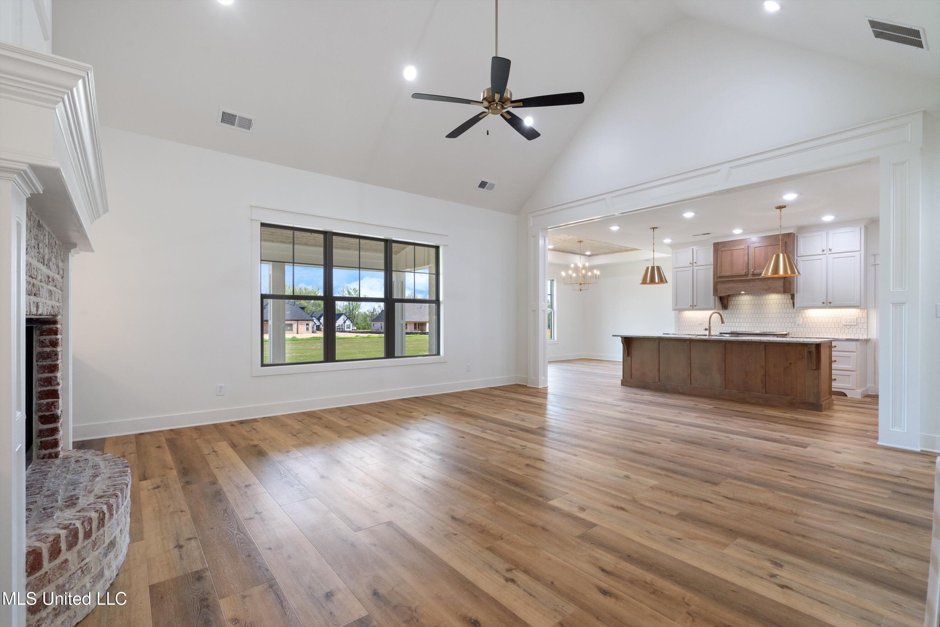 5452 Grayson Way Hernando, MS 38632 - Photo 8 of 31 Great Room b