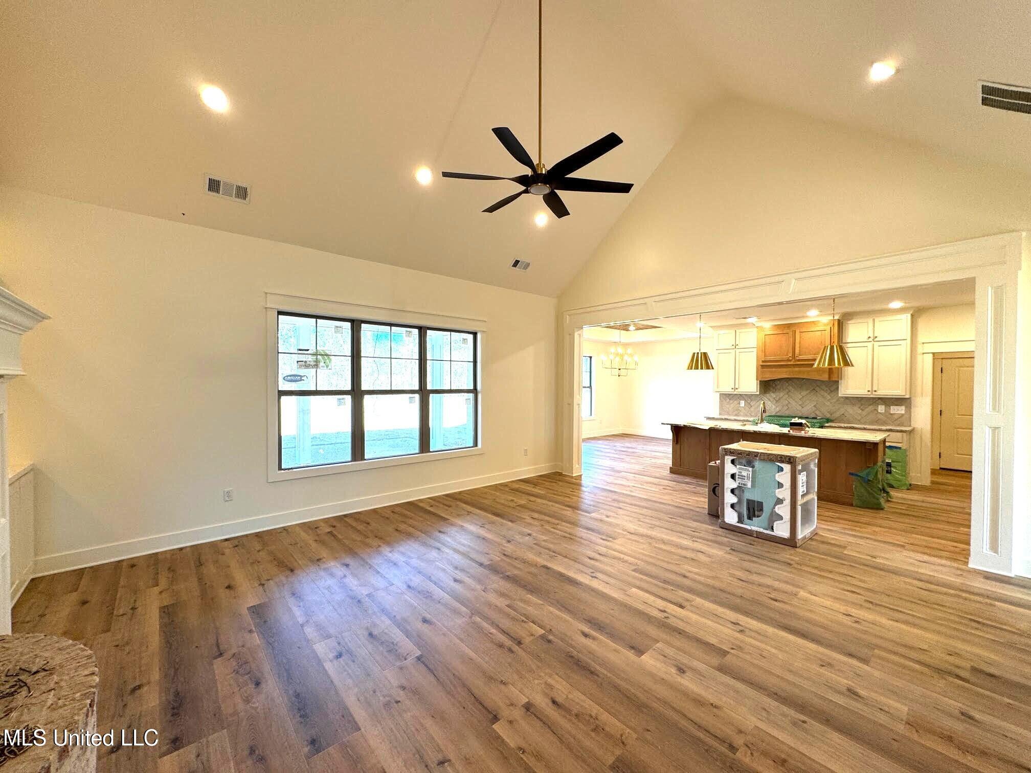 5452 Grayson Way Hernando, MS 38632 - Photo 9 of 31 Great Room b