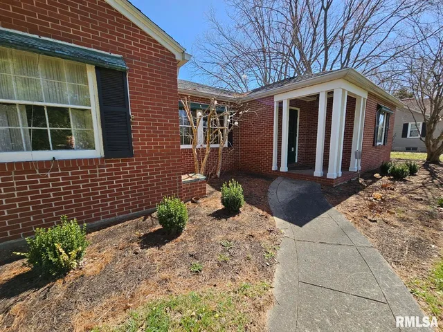 $155,000 | 14652 North Il Highway, Mount Vernon, IL 62864