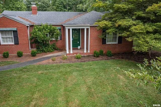 $155,000 | 14652 North Il Highway, Mount Vernon, IL 62864