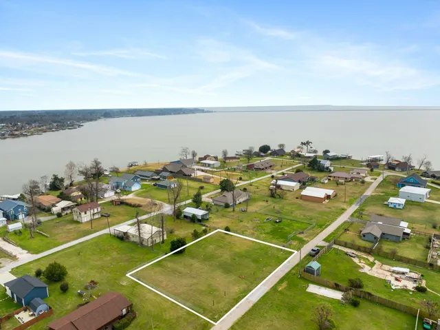 $150,000 | 177 6th Avenue, Onalaska, TX 77360