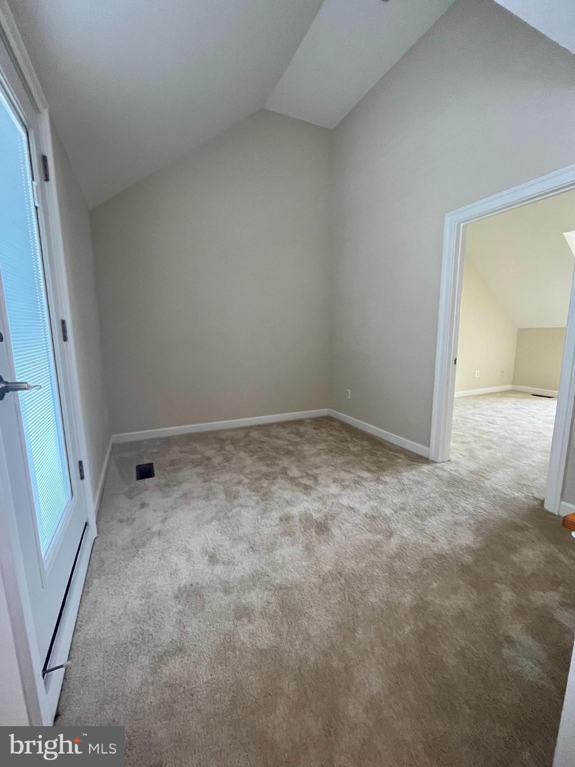 711 Carpenter Road Alexandria, VA 22314 - Photo 22 of 30 Loft Suite