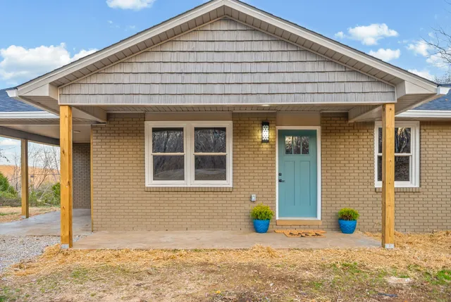 $220,000 | 337 Fire Tower Road, Erin, TN 37061