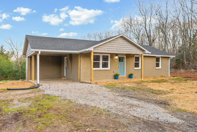 $220,000 | 337 Fire Tower Road, Erin, TN 37061