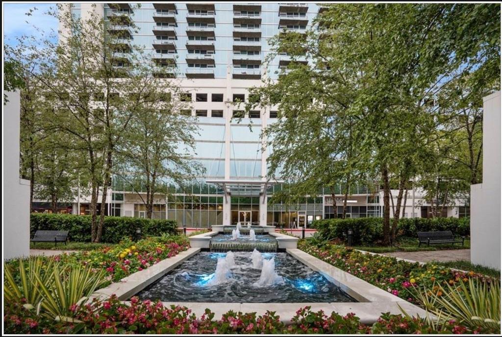 3324 Peachtree Road, Unit 2213 Atlanta, GA 30326 - Photo 25 of 42 a view of a yard with plants