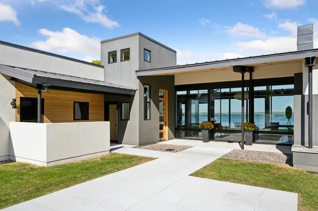 $2,850,000 | 355 Lake Avenue South, Spicer, MN 56288