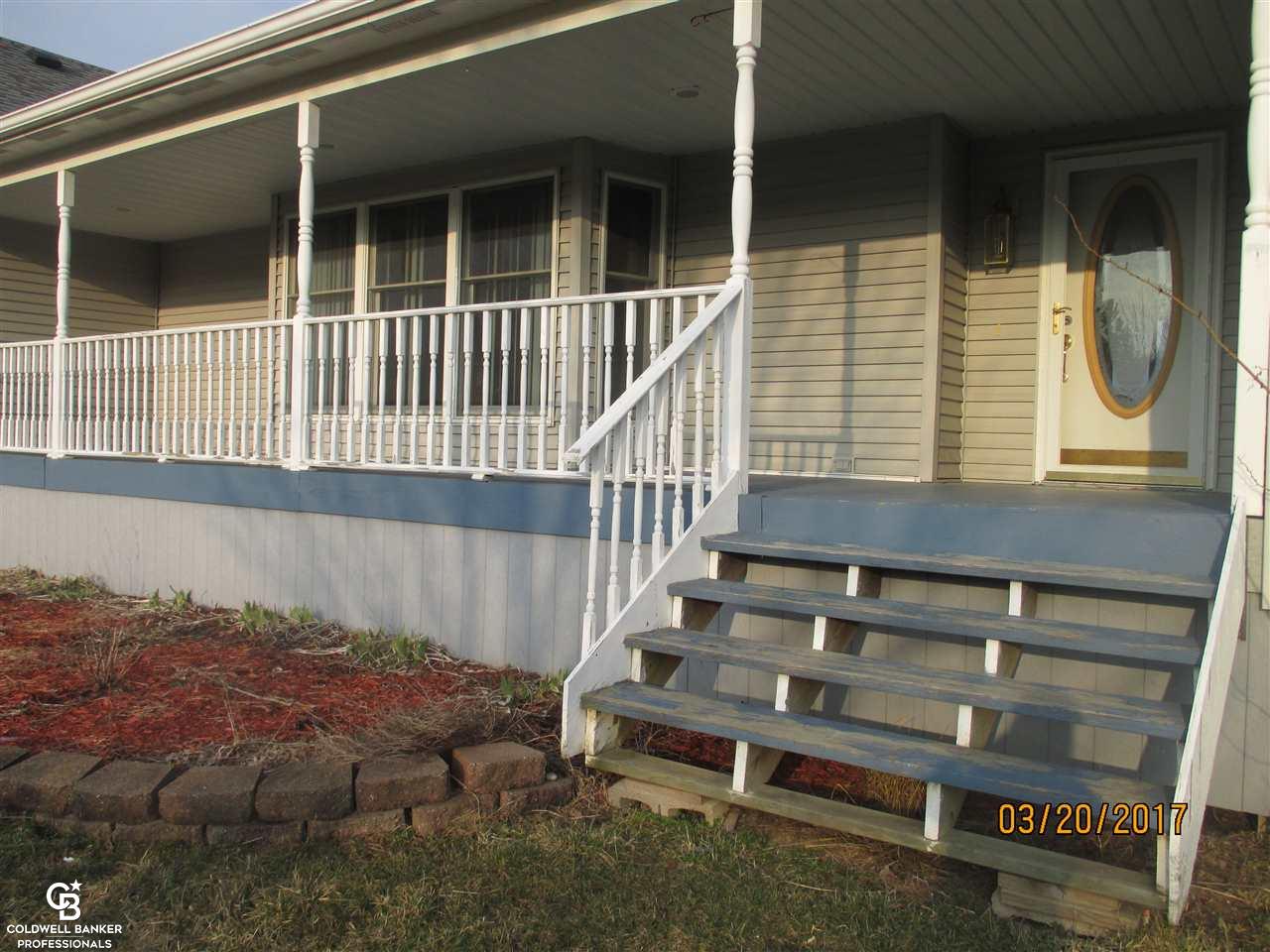5154 Burton Road Capac, MI 48014 - Photo 6 of 7 31323857-5.JPG