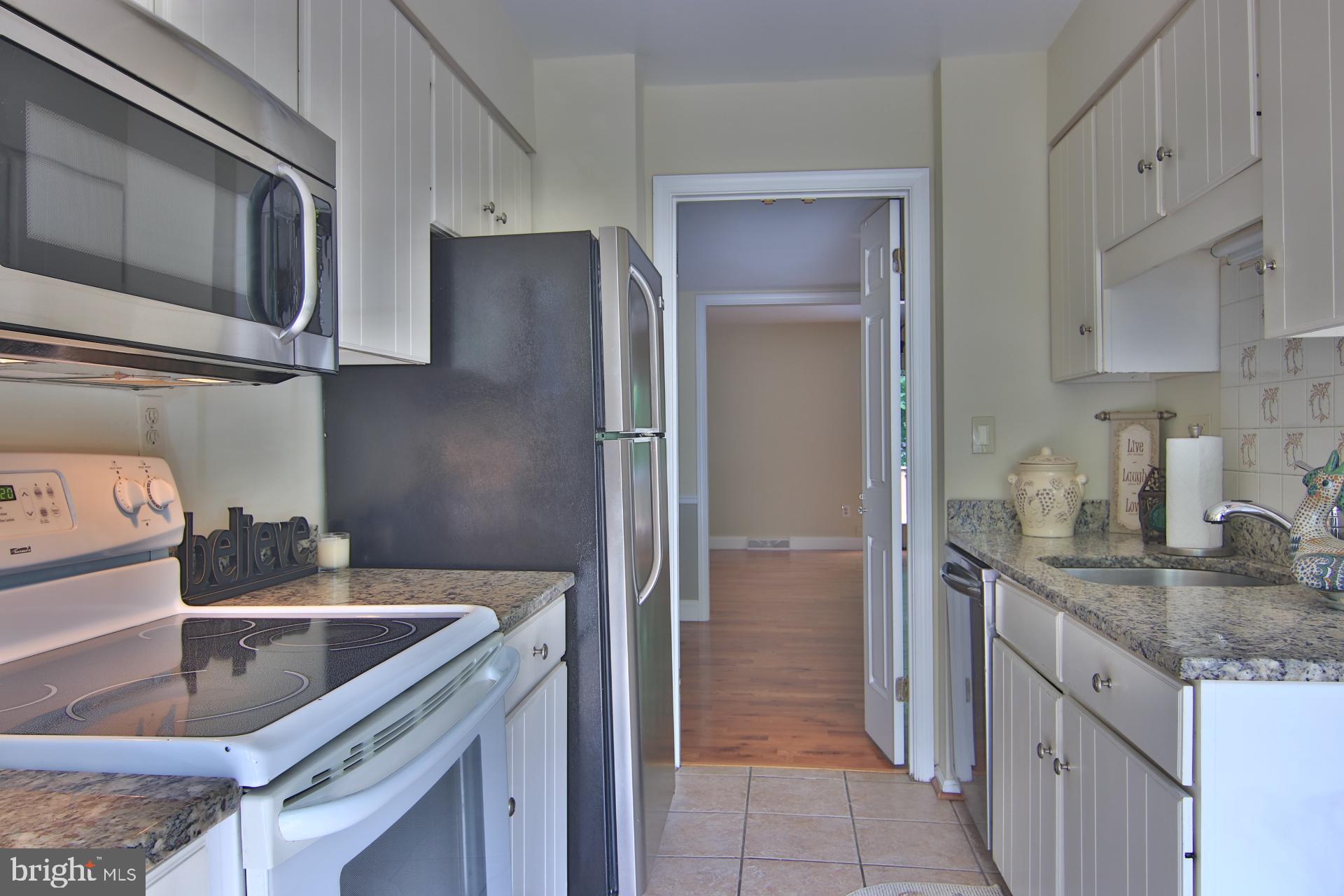 504 Andrew Hill Road Arnold, MD 21012 - Photo 13 of 37 Updated Kitchen with Walk-in Bay Window