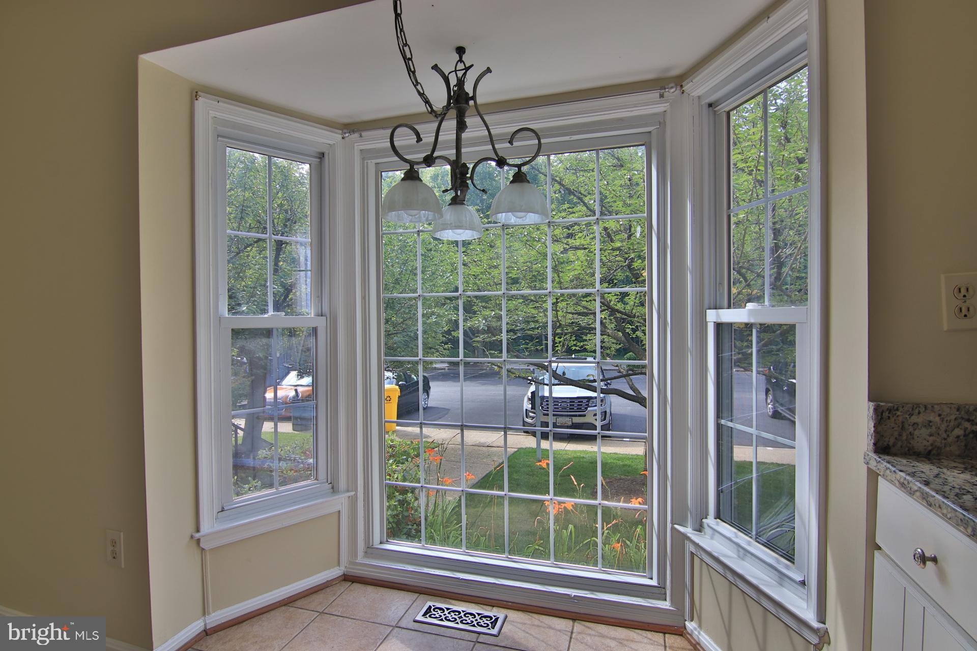 504 Andrew Hill Road Arnold, MD 21012 - Photo 14 of 37 Updated KiUpdated Kitchen with Walk-in Bay Windowt