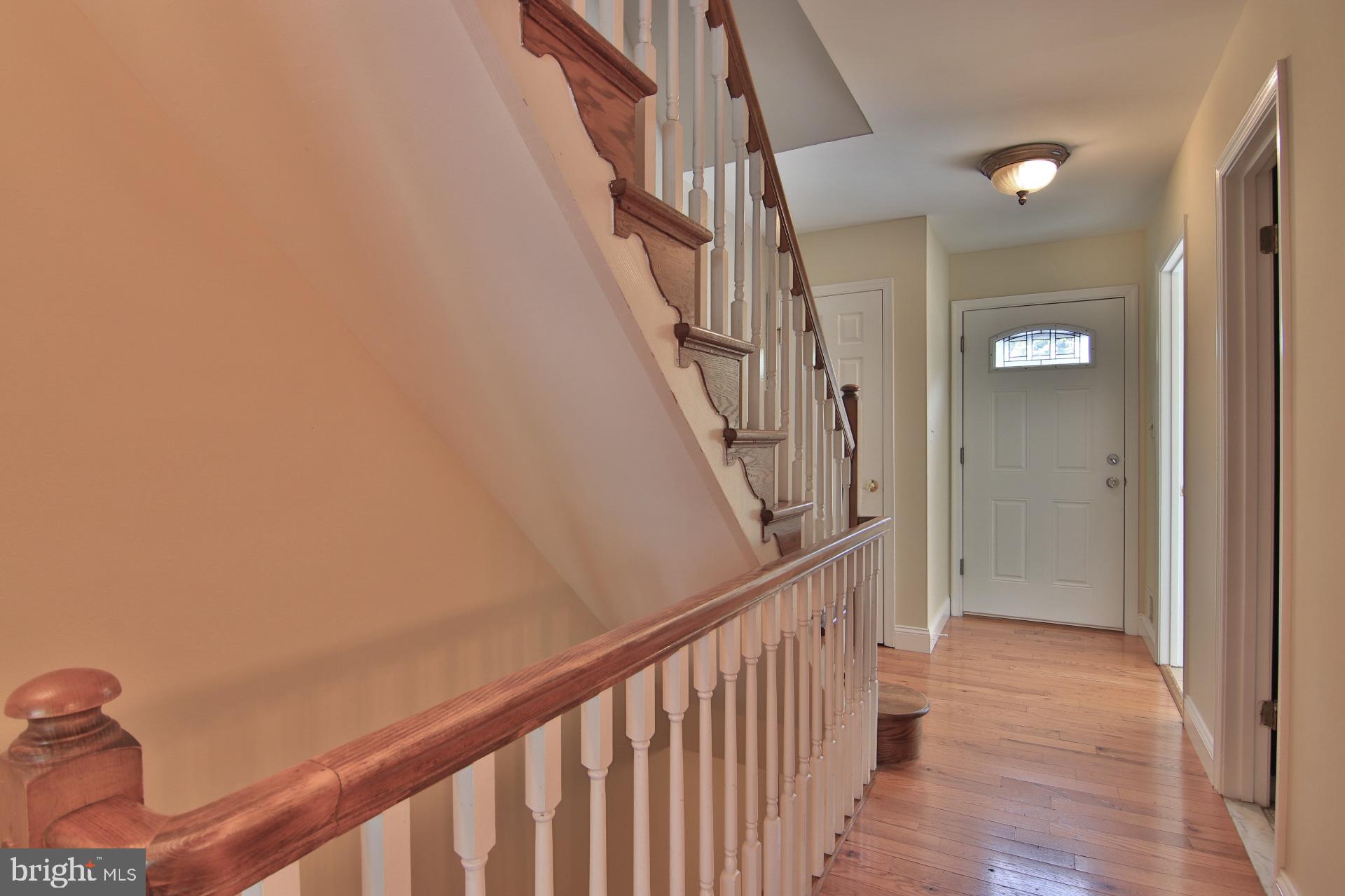 504 Andrew Hill Road Arnold, MD 21012 - Photo 18 of 37 Main Hallway