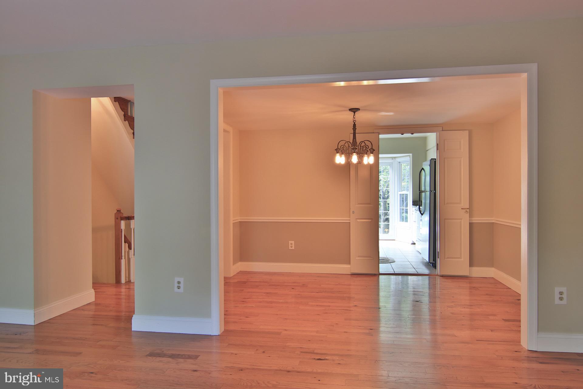 504 Andrew Hill Road Arnold, MD 21012 - Photo 7 of 37 Living Room view of Dining