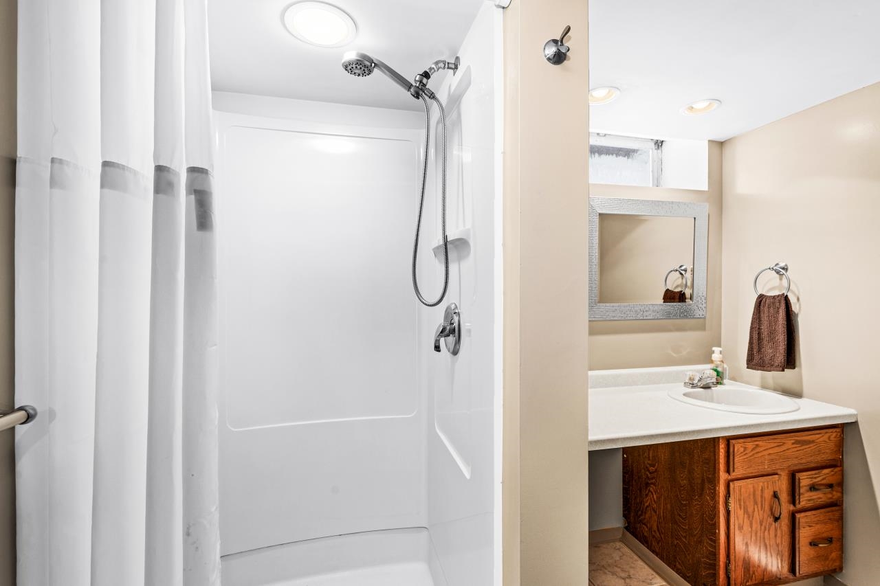 110 Grove Street Proctor, MN 55810 - Photo 26 of 38