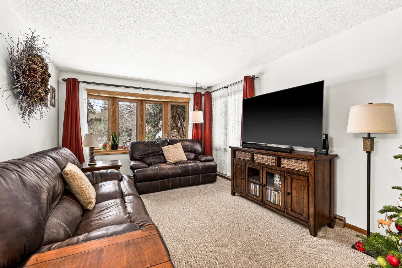 110 Grove Street Proctor, MN 55810 - Photo 3 of 38