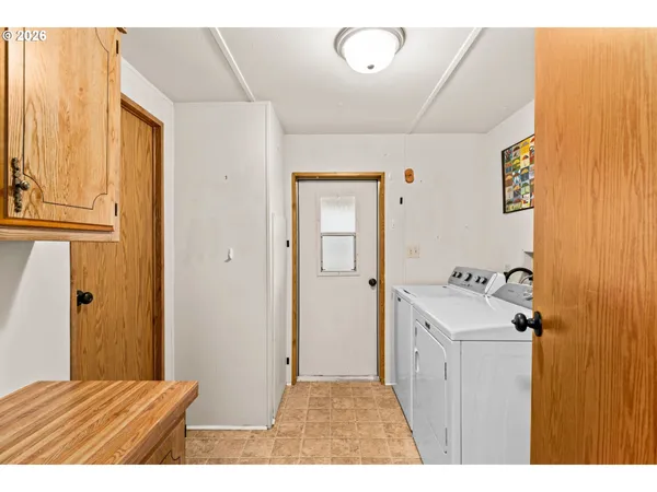 $94,500 | 1400 Candlelight Drive, Unit 208, Eugene, OR 97402