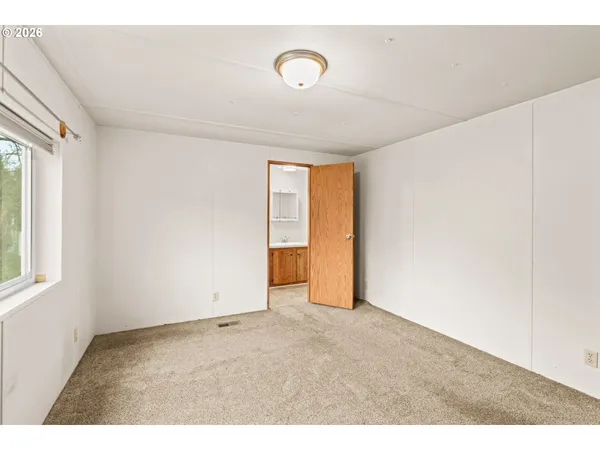 $94,500 | 1400 Candlelight Drive, Unit 208, Eugene, OR 97402