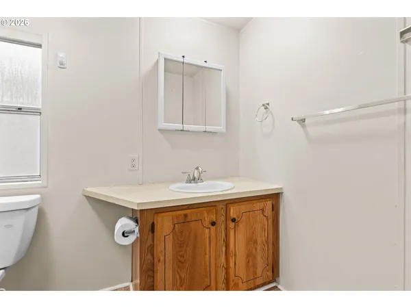 $94,500 | 1400 Candlelight Drive, Unit 208, Eugene, OR 97402
