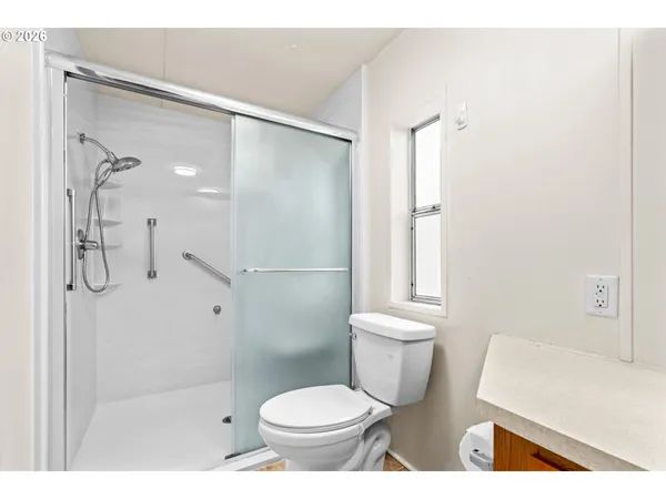 $94,500 | 1400 Candlelight Drive, Unit 208, Eugene, OR 97402