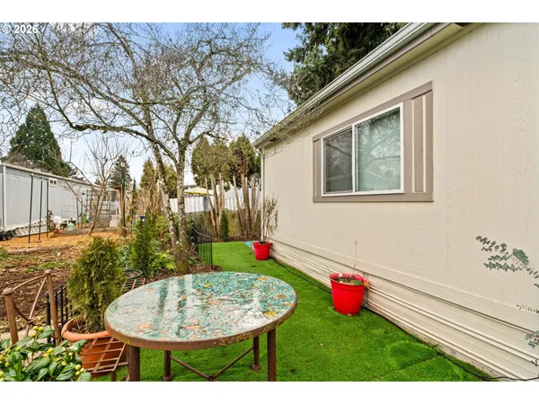 $94,500 | 1400 Candlelight Drive, Unit 208, Eugene, OR 97402