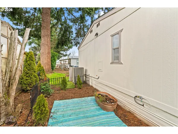 $94,500 | 1400 Candlelight Drive, Unit 208, Eugene, OR 97402