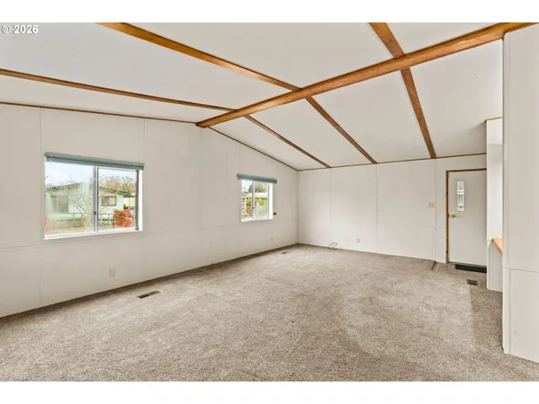 $94,500 | 1400 Candlelight Drive, Unit 208, Eugene, OR 97402