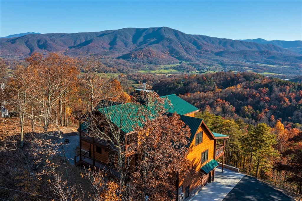 2610 Hatcher Mountain Road Sevierville, TN 37862 - Photo 7 of 72 Gallery Image 7