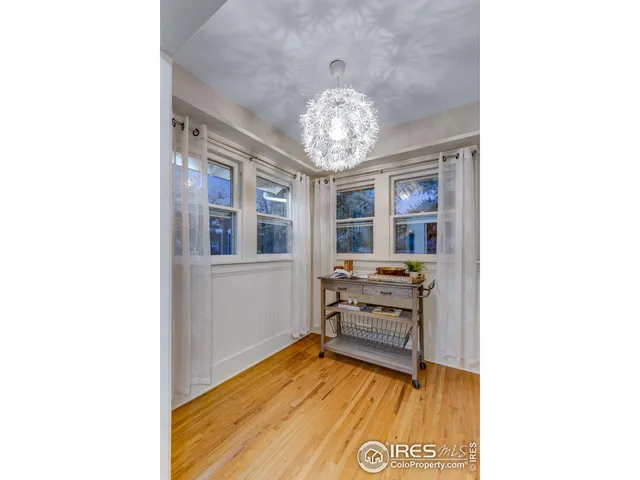 a view of a livingroom and dining room