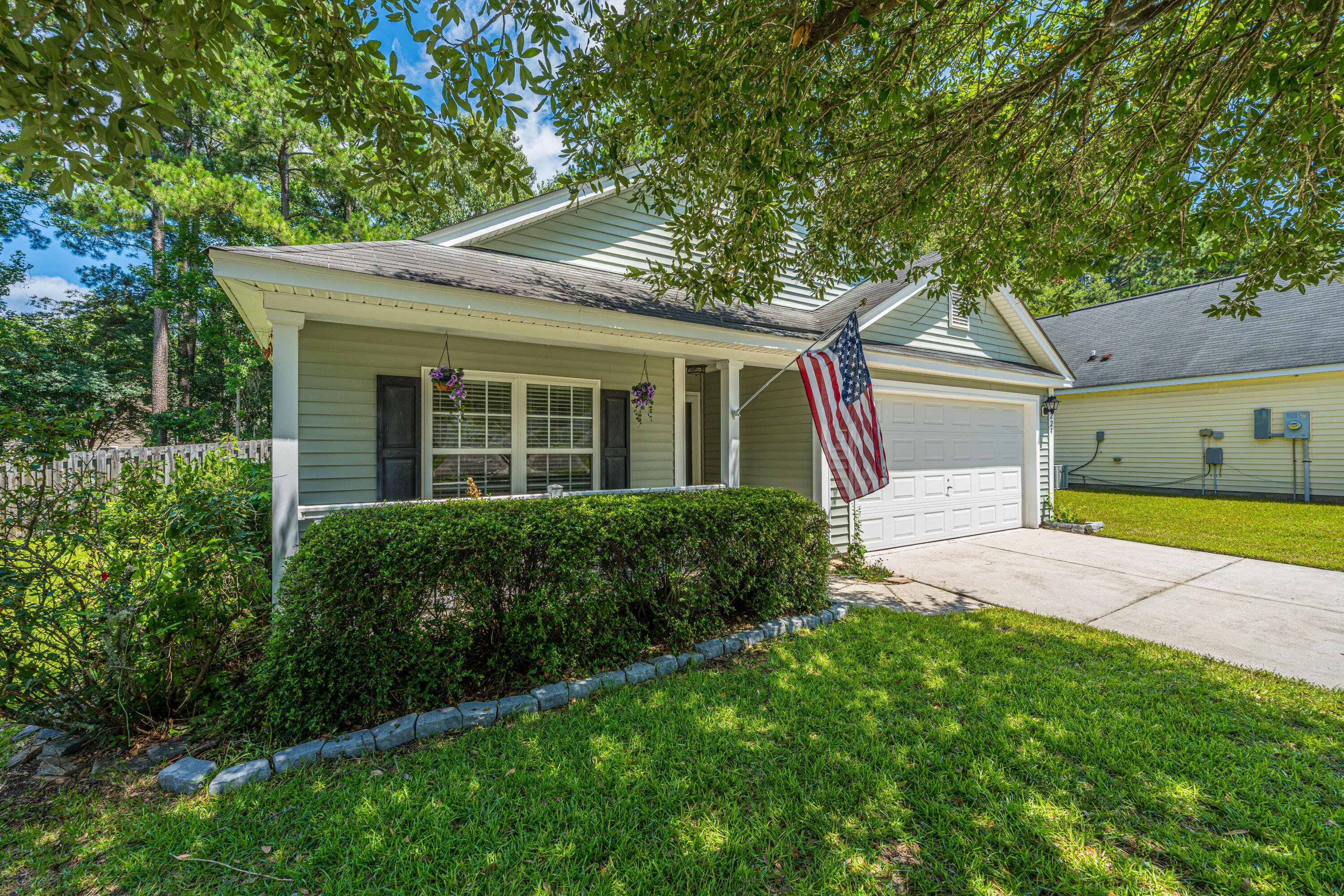 224 Myrtle Way Summerville, SC 29483 - Photo 2 of 43