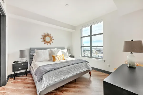 $5,300 | 5 Gadsdenboro Street, Unit 511, Charleston, SC 29401