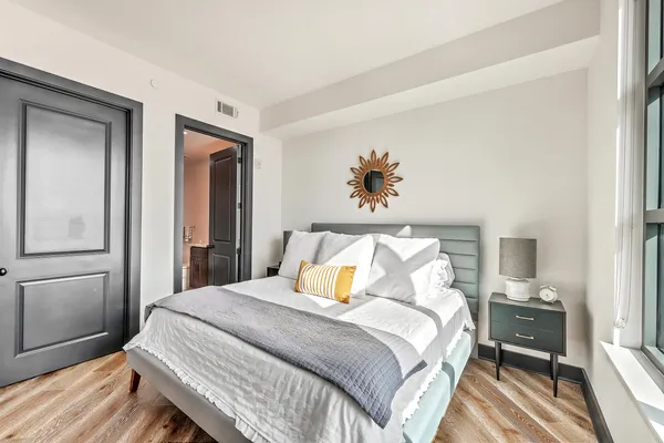 $5,300 | 5 Gadsdenboro Street, Unit 511, Charleston, SC 29401