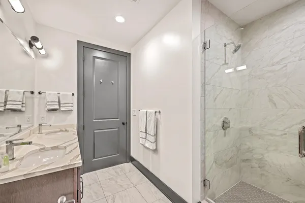 $5,300 | 5 Gadsdenboro Street, Unit 511, Charleston, SC 29401