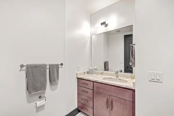 $5,300 | 5 Gadsdenboro Street, Unit 511, Charleston, SC 29401