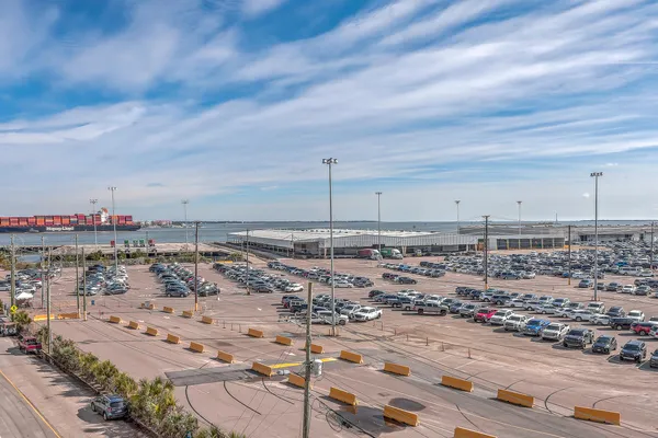 $5,300 | 5 Gadsdenboro Street, Unit 511, Charleston, SC 29401