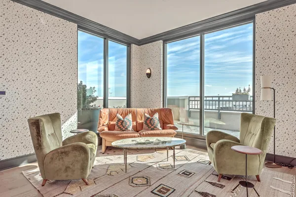 $5,300 | 5 Gadsdenboro Street, Unit 511, Charleston, SC 29401