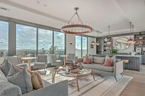 $5,300 | 5 Gadsdenboro Street, Unit 511, Charleston, SC 29401