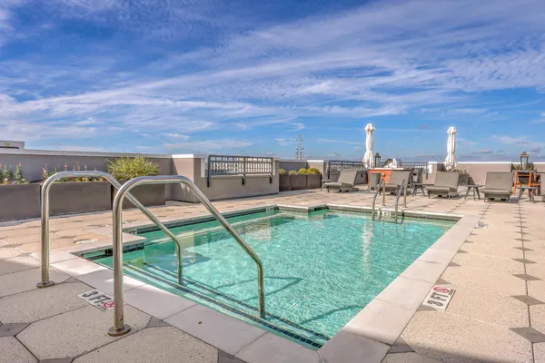 $5,300 | 5 Gadsdenboro Street, Unit 511, Charleston, SC 29401